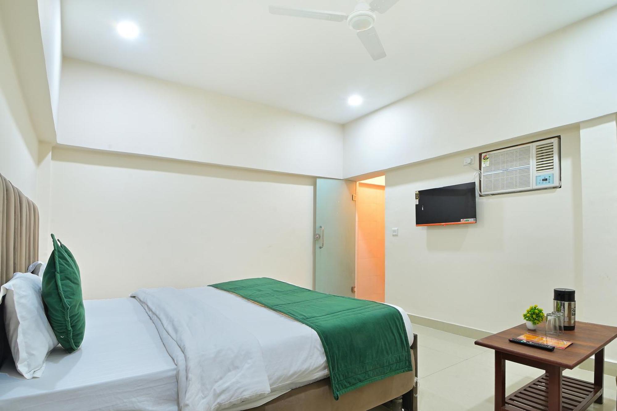 Chowdhry Tourist Lodge - New Delhi Railway Station - 2 Minutes Walk ภายนอก รูปภาพ