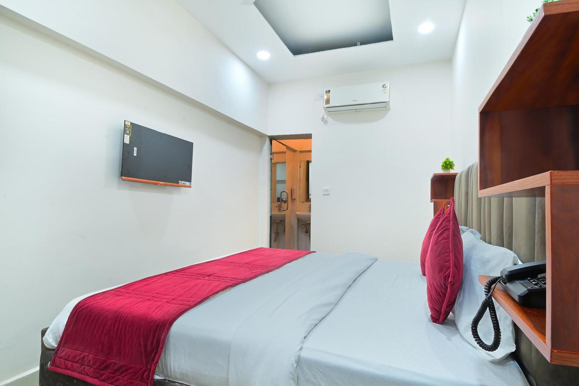 Chowdhry Tourist Lodge - New Delhi Railway Station - 2 Minutes Walk ภายนอก รูปภาพ