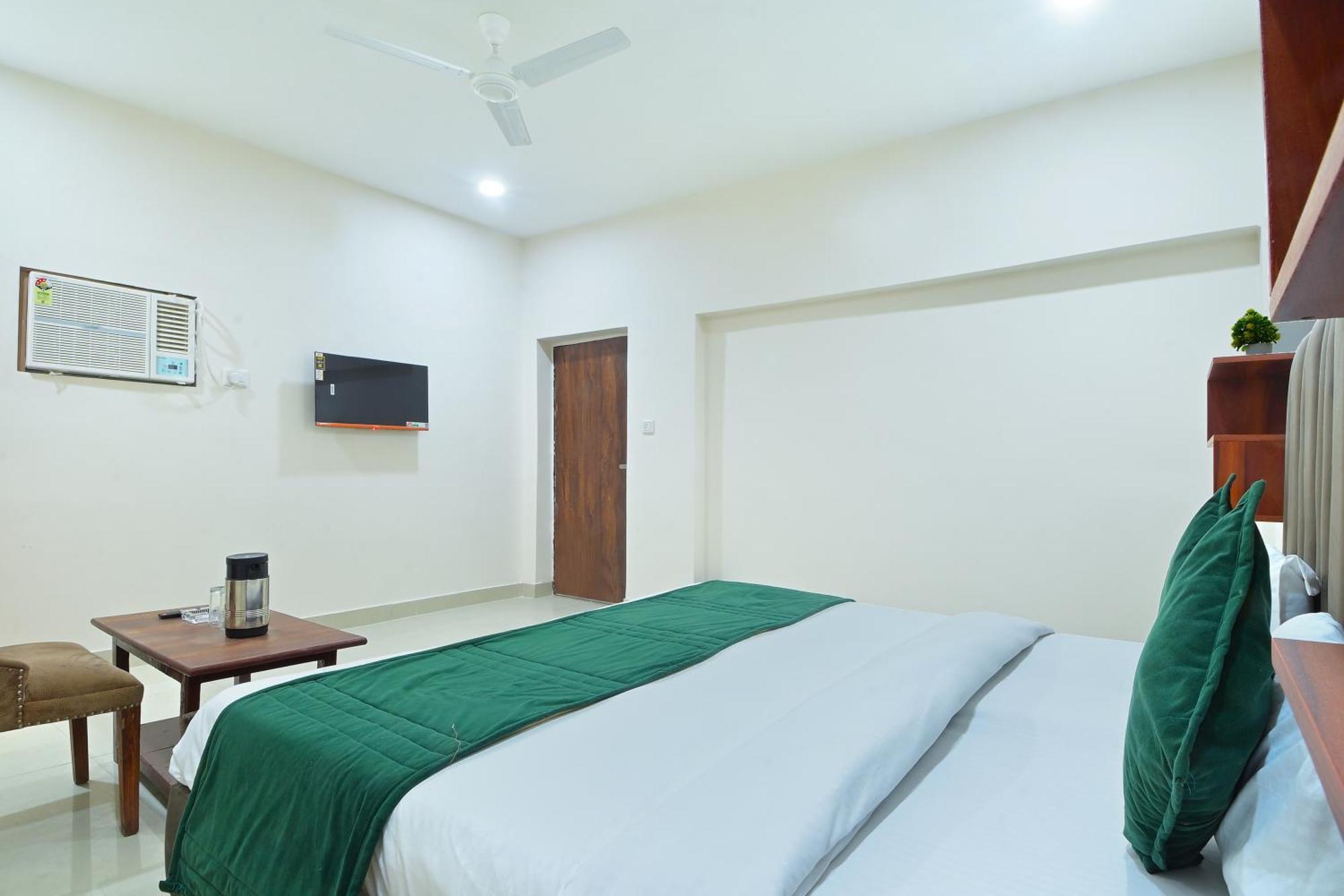 Chowdhry Tourist Lodge - New Delhi Railway Station - 2 Minutes Walk ภายนอก รูปภาพ
