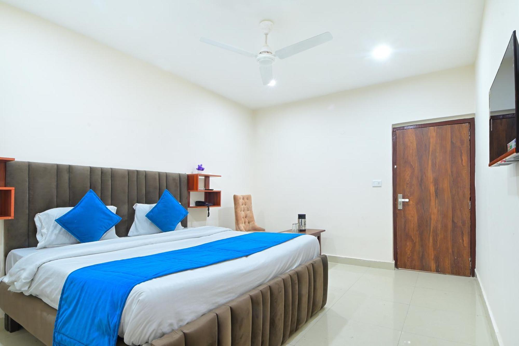 Chowdhry Tourist Lodge - New Delhi Railway Station - 2 Minutes Walk ภายนอก รูปภาพ