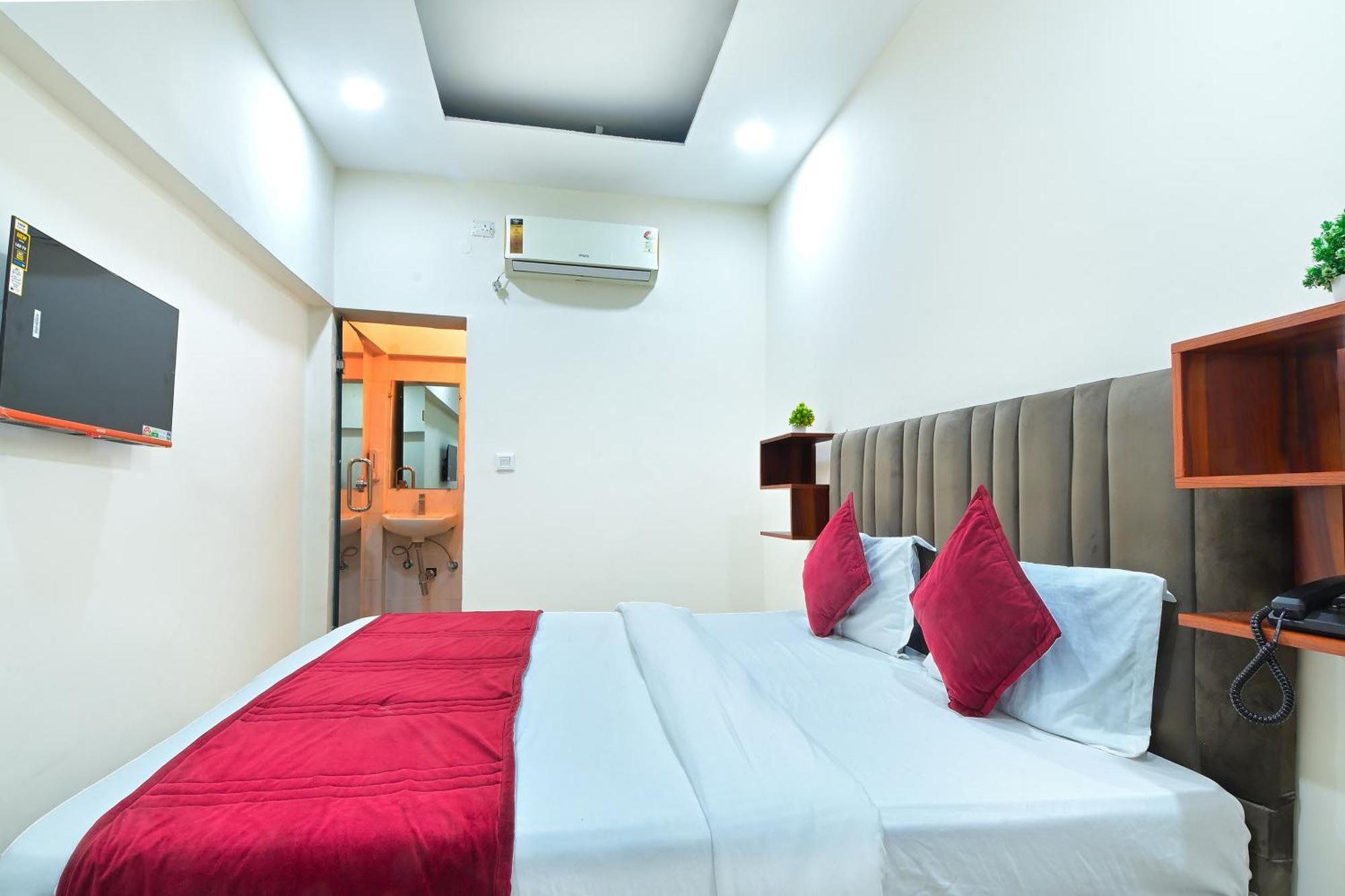 Chowdhry Tourist Lodge - New Delhi Railway Station - 2 Minutes Walk ภายนอก รูปภาพ