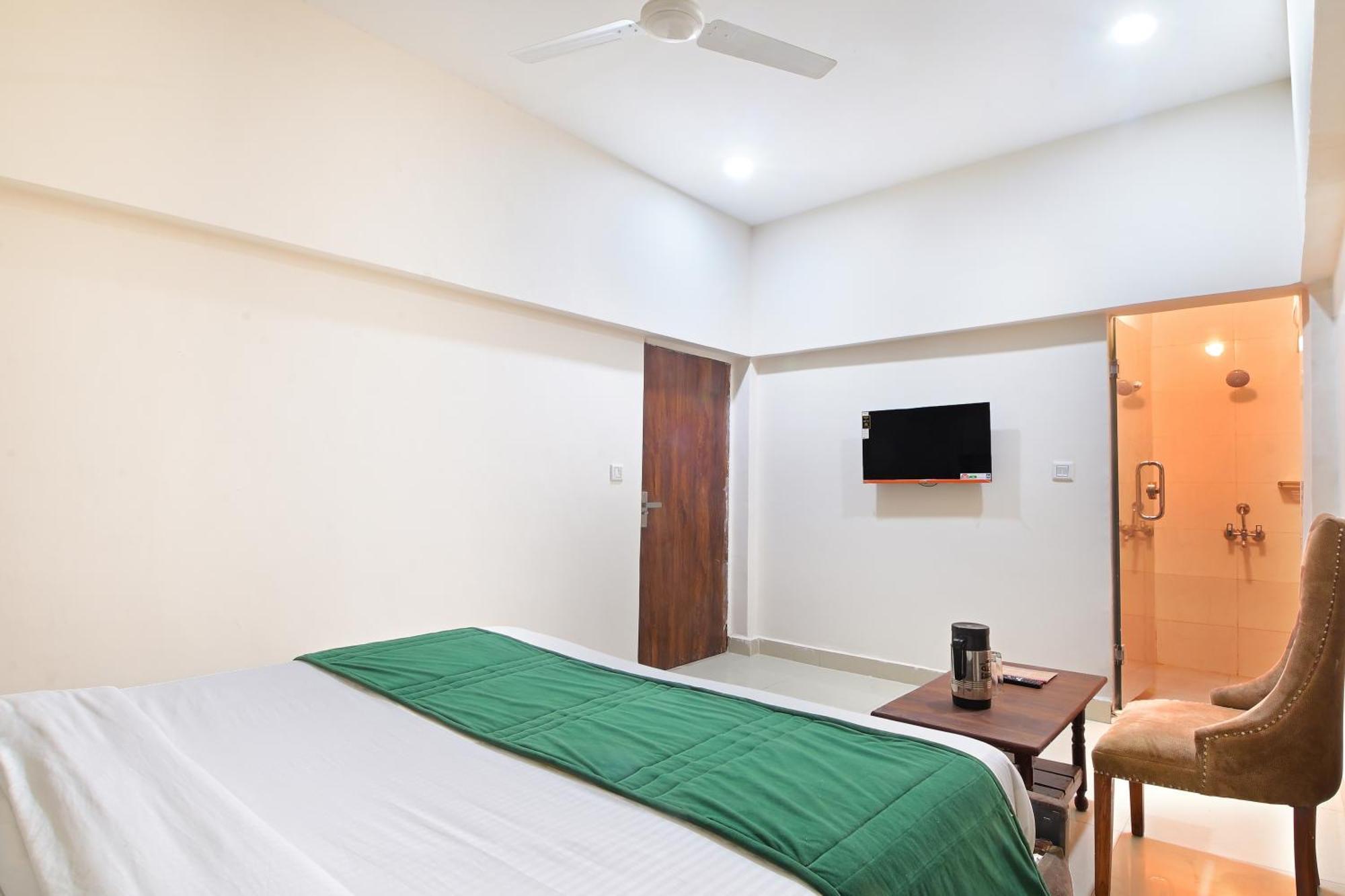 Chowdhry Tourist Lodge - New Delhi Railway Station - 2 Minutes Walk ภายนอก รูปภาพ