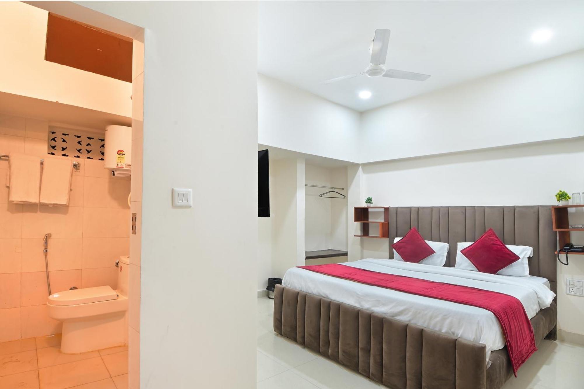 Chowdhry Tourist Lodge - New Delhi Railway Station - 2 Minutes Walk ภายนอก รูปภาพ