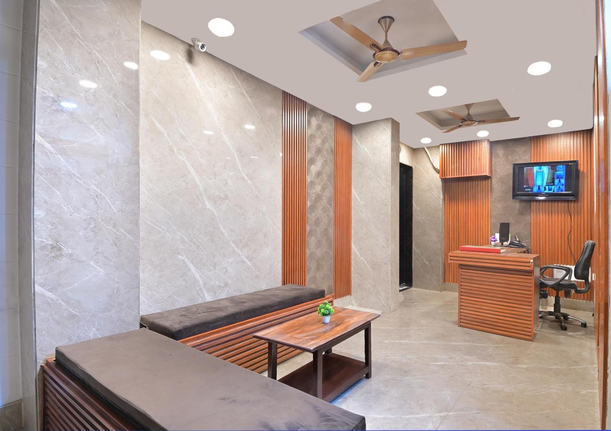 Chowdhry Tourist Lodge - New Delhi Railway Station - 2 Minutes Walk ภายนอก รูปภาพ